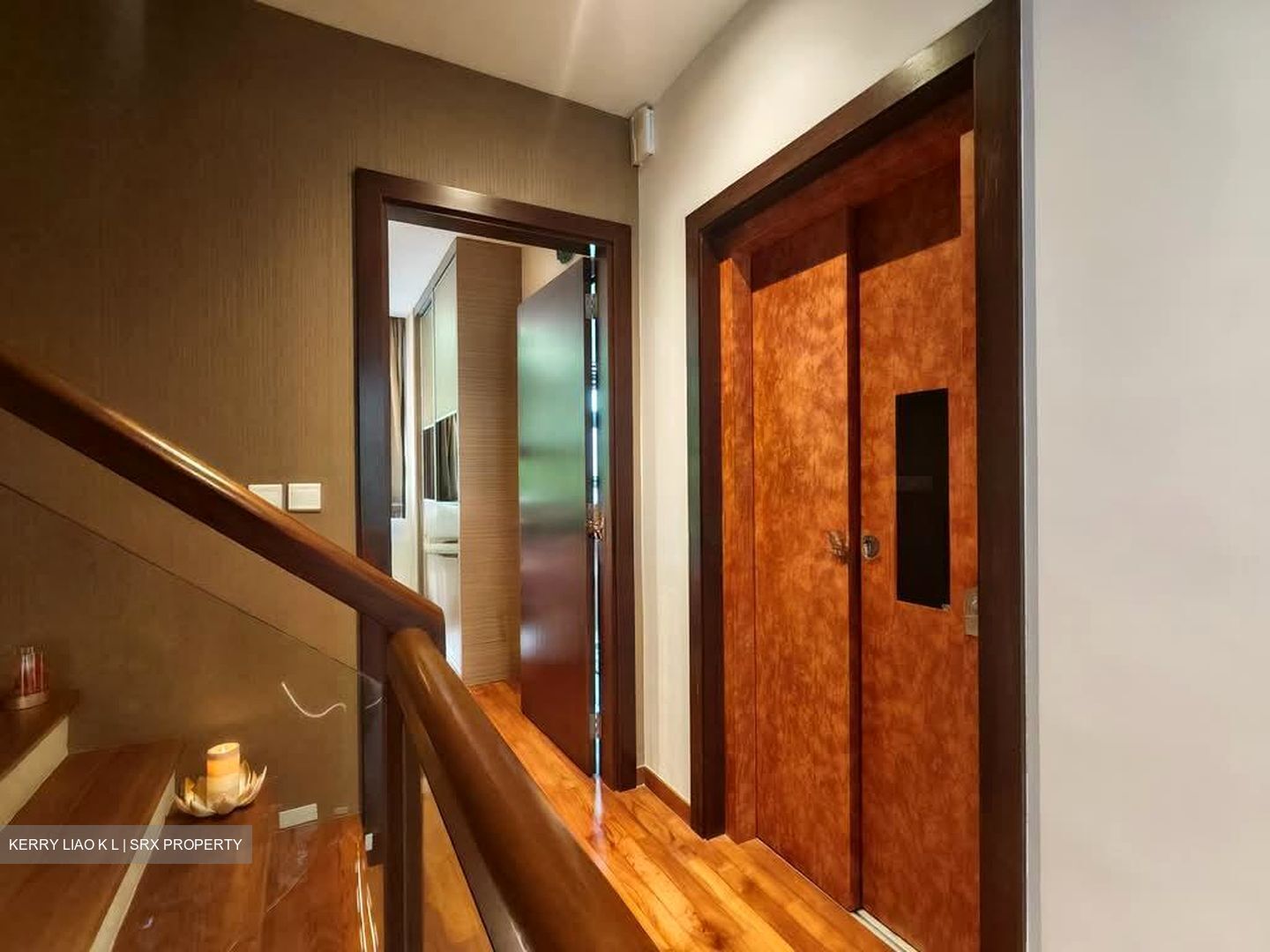 Holland Link (D10), Terrace #526577551